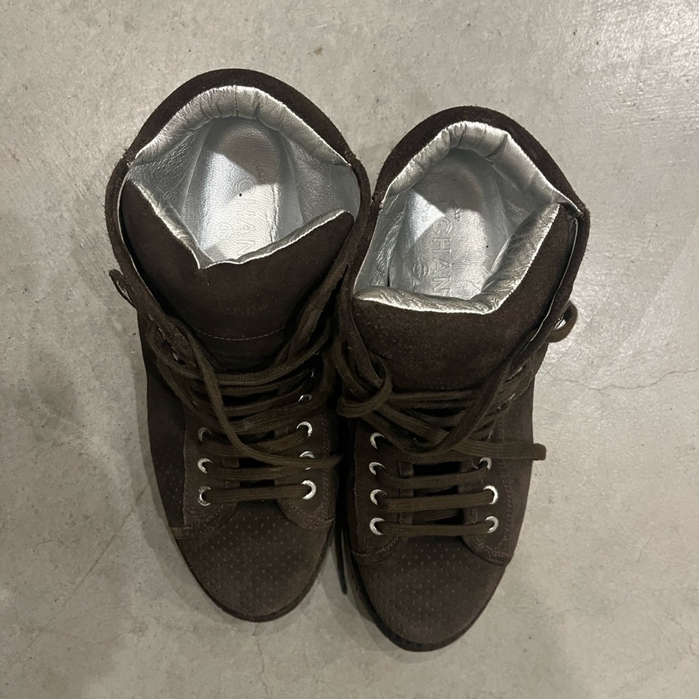 Chanel Brown Authentic Suede Boots 39 - Picture 5 of 9